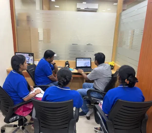 Digital marketing Class taken by a Karmick Institute faculty member