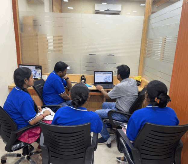 digital marketing students of Karmick Institute